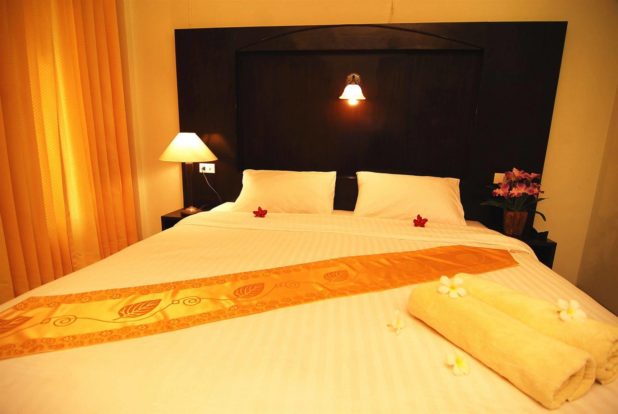 Lanta Pavilion Resort - Koh Lanta Bagian luar foto
